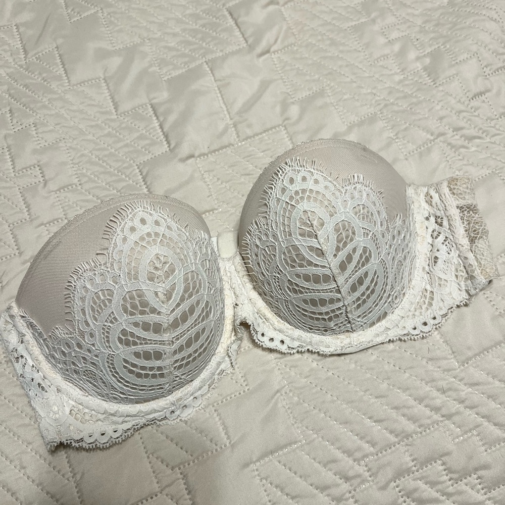 Victoria's Secret Lace Strapless Bra - Cream